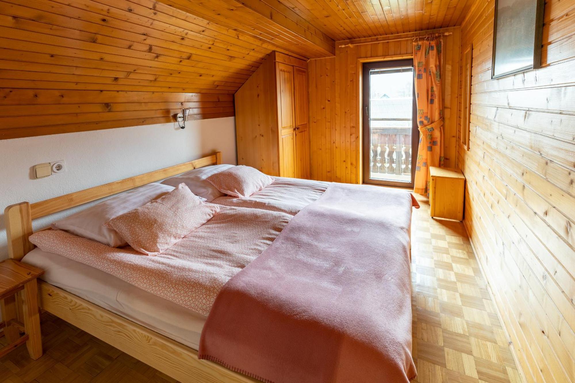 Apartments Pri Urhu Бохин Екстериор снимка