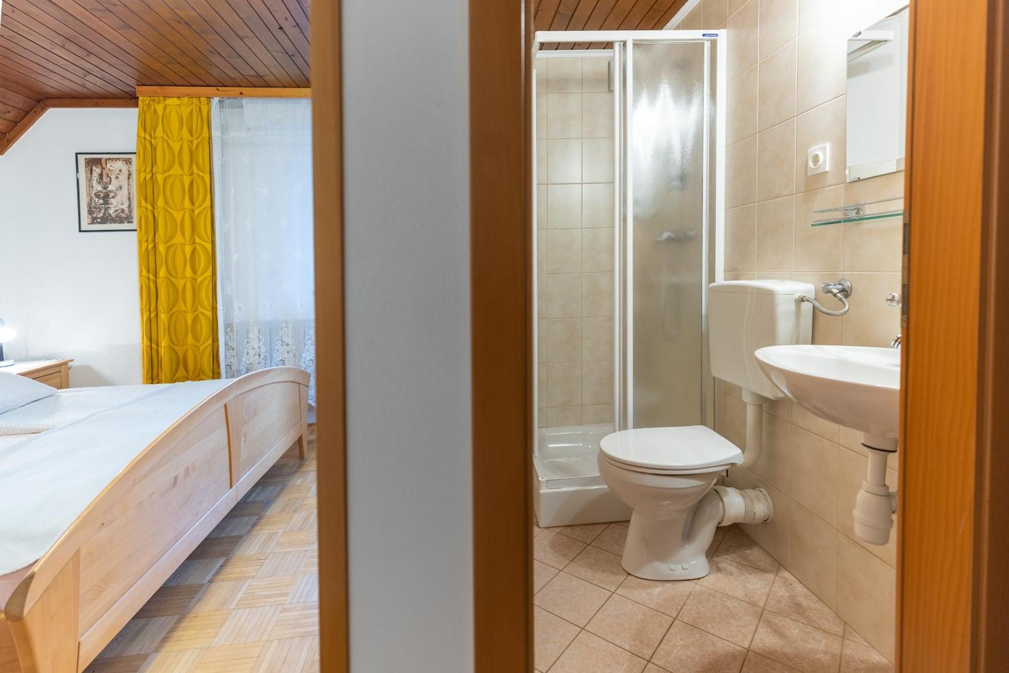 Apartments Pri Urhu Бохин Екстериор снимка
