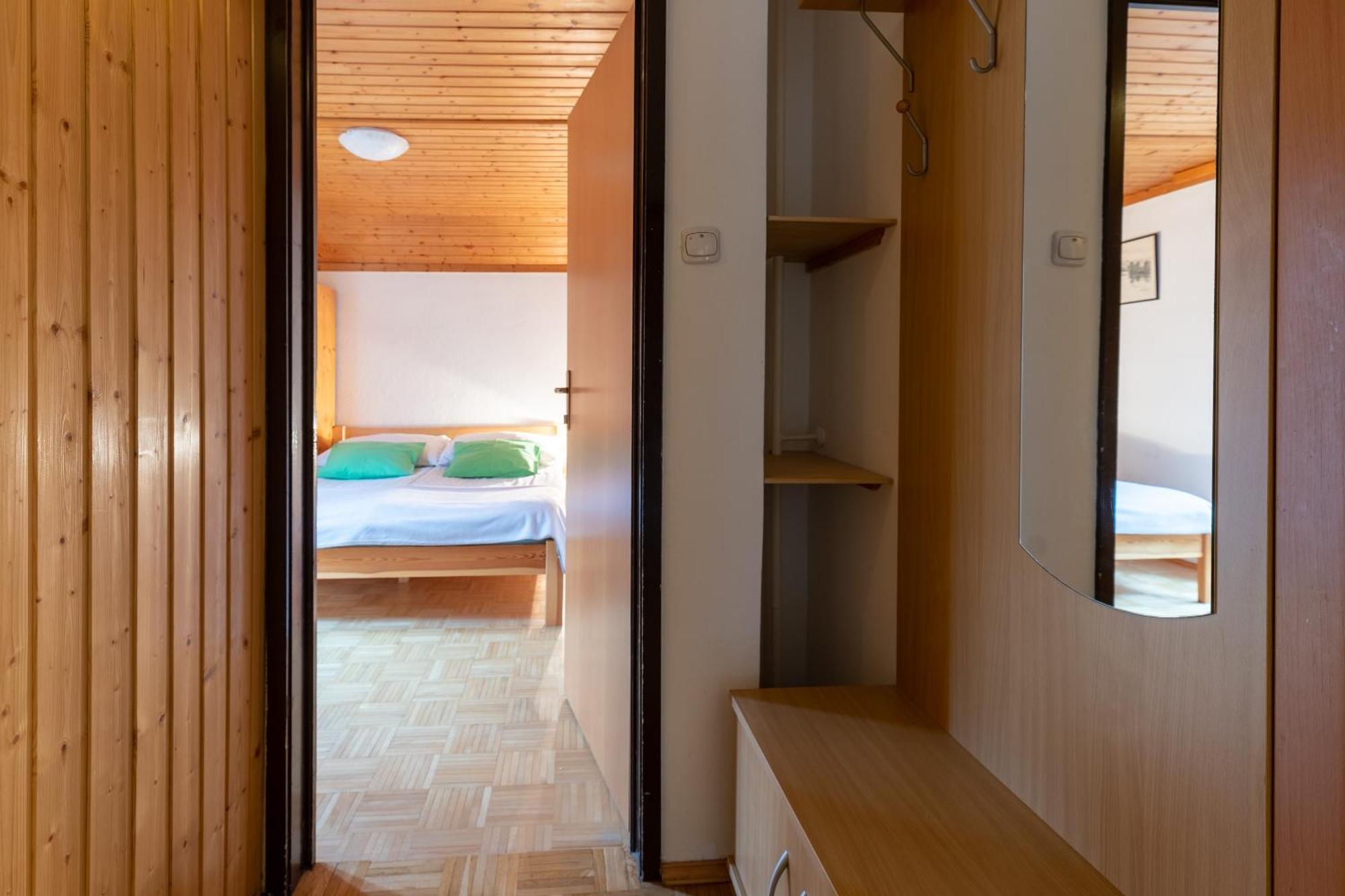 Apartments Pri Urhu Бохин Екстериор снимка